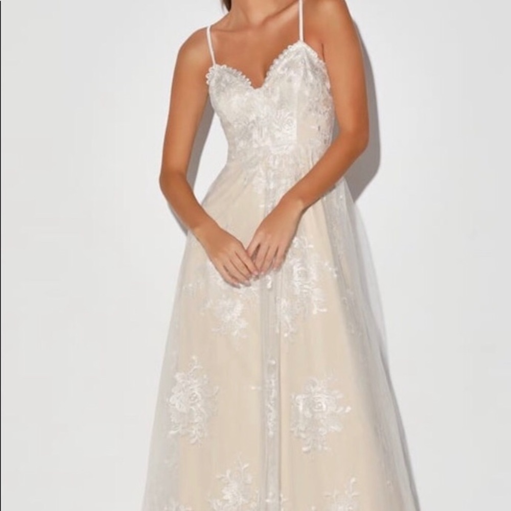 Lulus white embroidered lace bridal gown